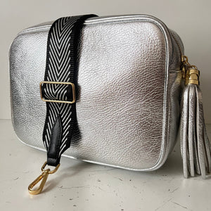 Large Metallic Silver Leather Bag Gold Tone Hardware Crossbody Camera Bag Wide Canvas Black / Silver Strap